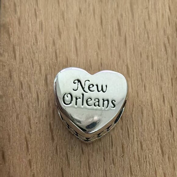 Pandora New Orleans Exclusive Travel Heart Charm Pendant, S925 Silver Bracelets - Picture 2 of 4